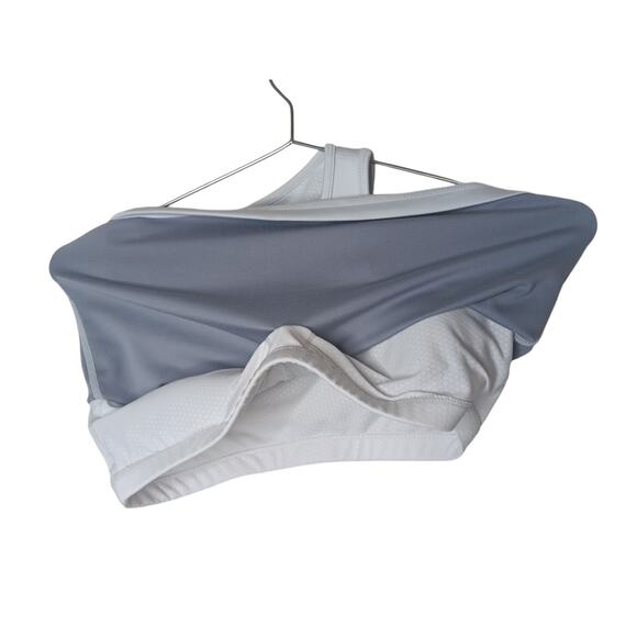 Vuori Zipper Front Gray Crop Top Built in Bra SZ M - Picture 6 of 9